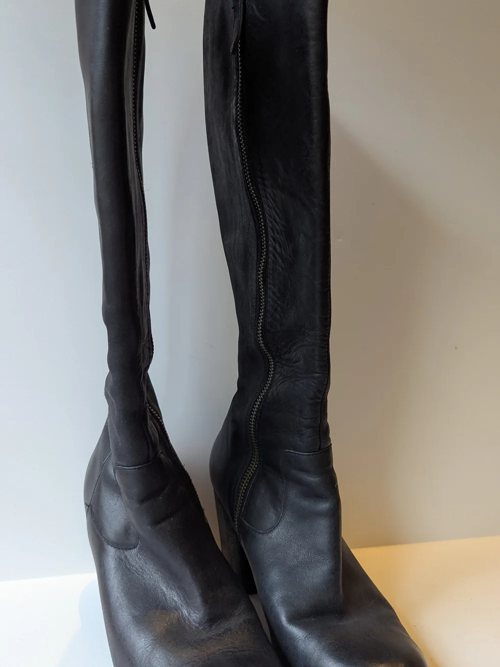 Black Leather Knee-High Women's Boots